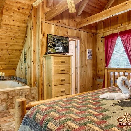 Cozy Mountain Hideaway Villa Gatlinburg Bagian luar foto
