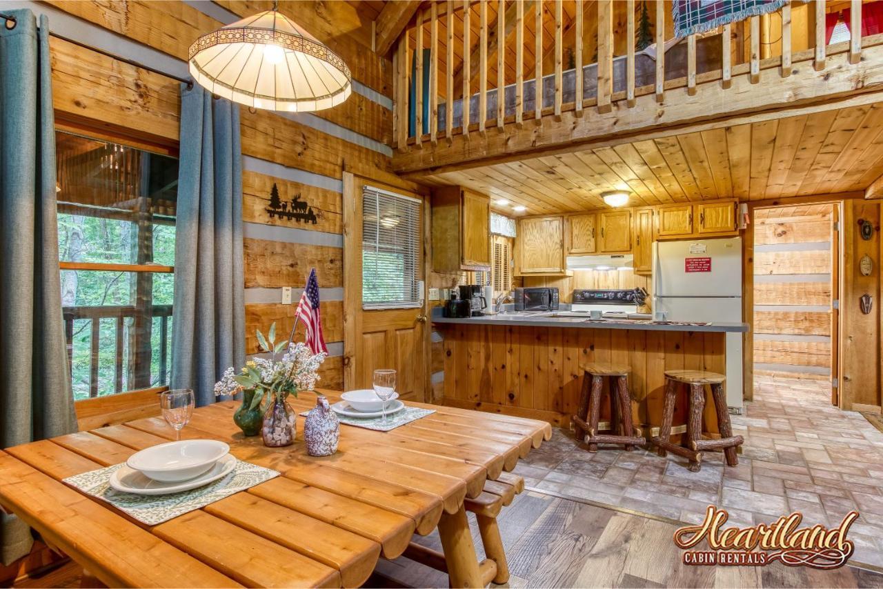 Cozy Mountain Hideaway Villa Gatlinburg Bagian luar foto